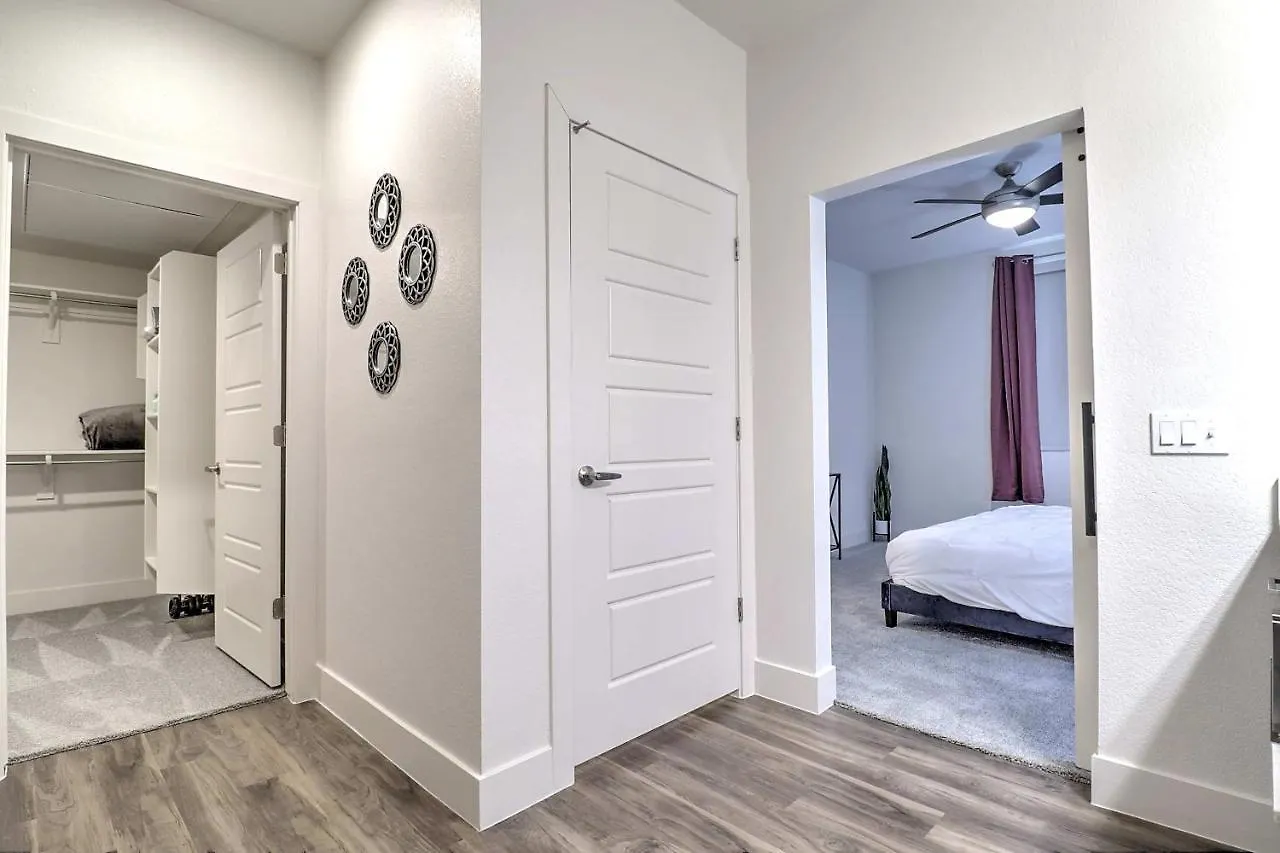 Walk Score 81-Shopping District-King Bed-Parking G3061 سكوتسدايل شقة
